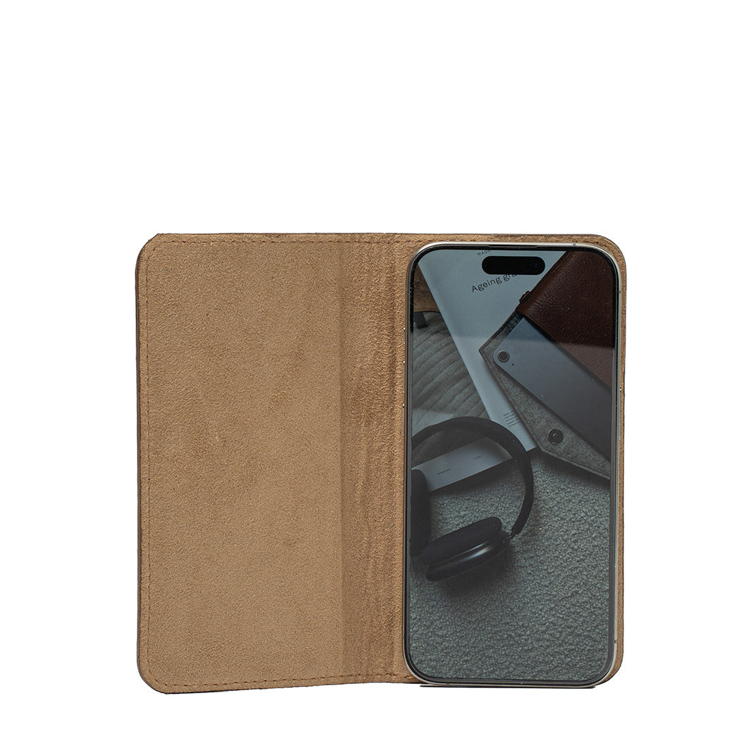 Leather Folio Case with MagSafe for iPhone 15 Pro-1