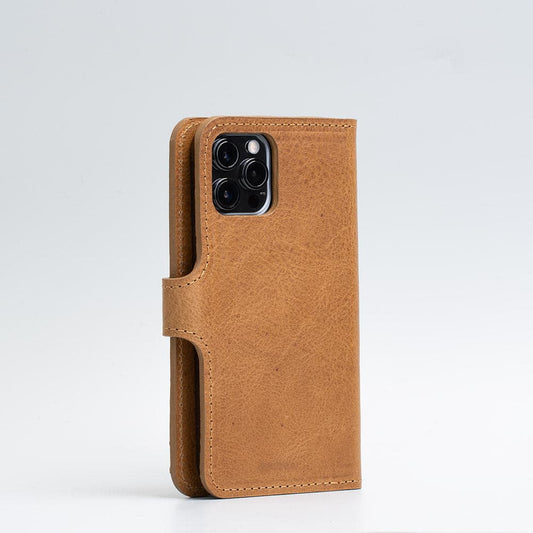 Full-grain leather folio wallet case with MagSafe for iPhone 12/13 series, handcrafted with Italian vegetable-tanned leather and card pockets