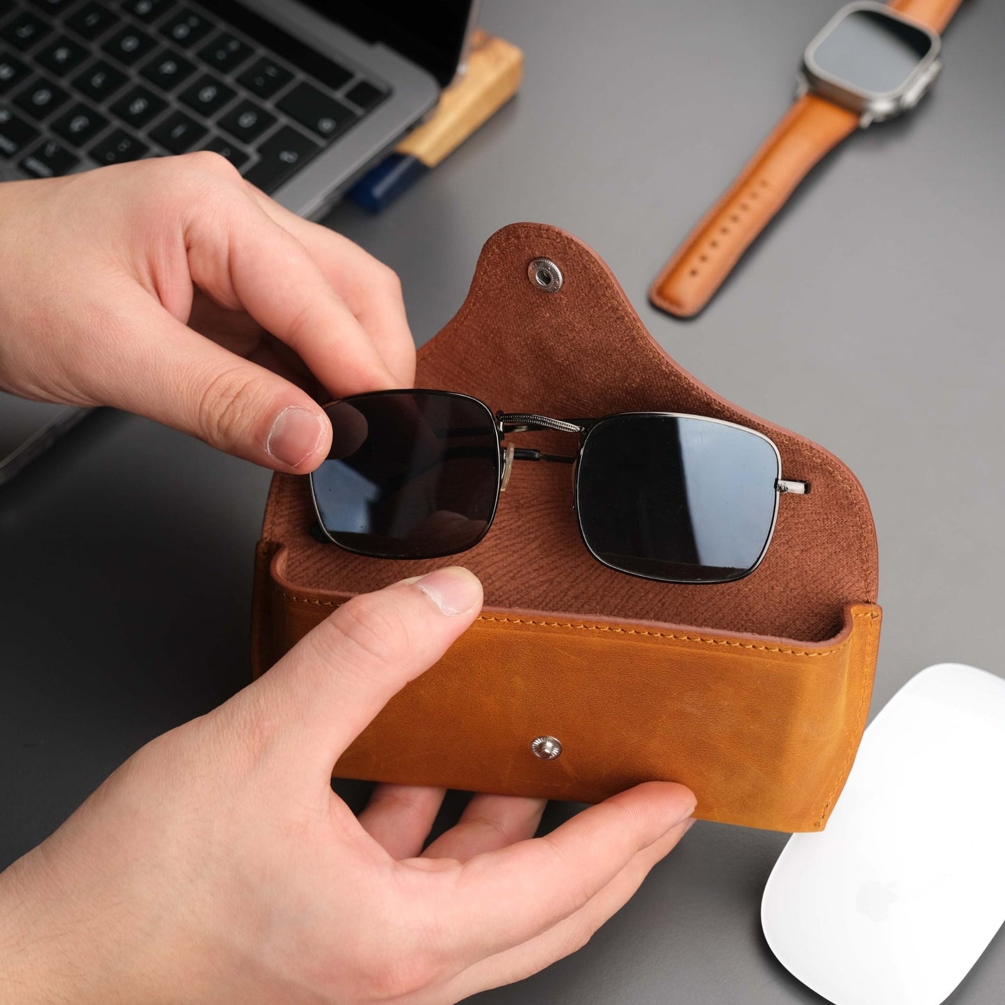 Rochester Full-Grain Leather Eyeglass Case-8