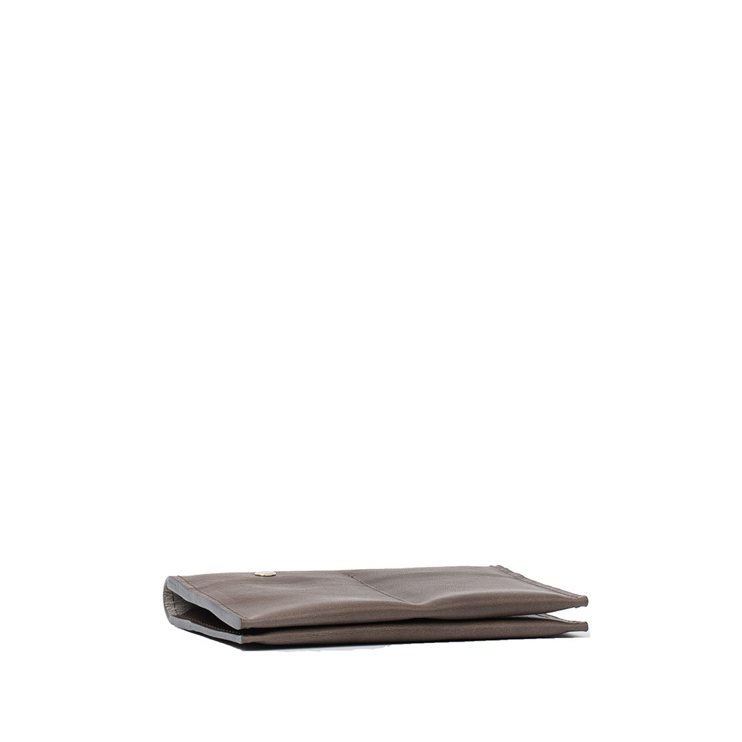 Leather AirTag Passport Holder 2.0-3